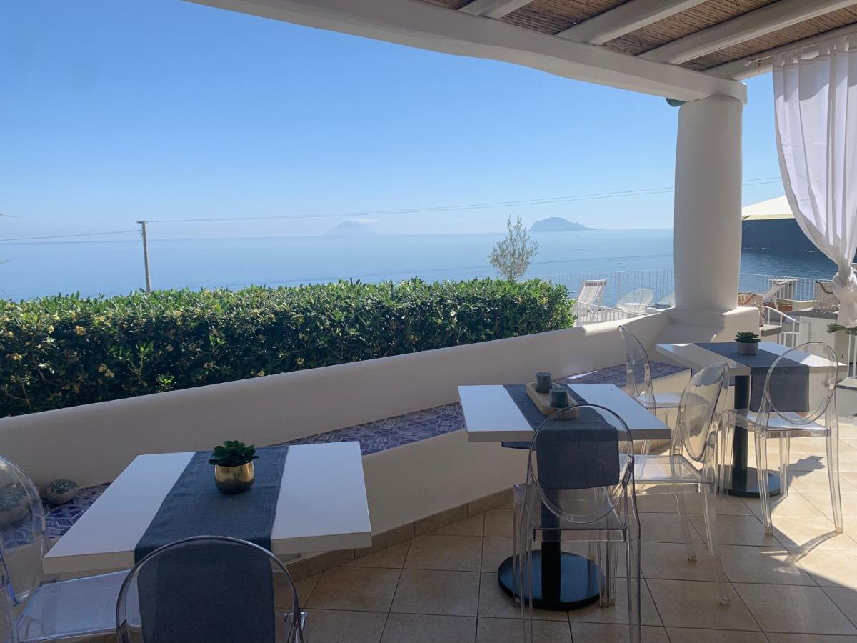 'A Alera Room & Breakfast Malfa  Exterior foto