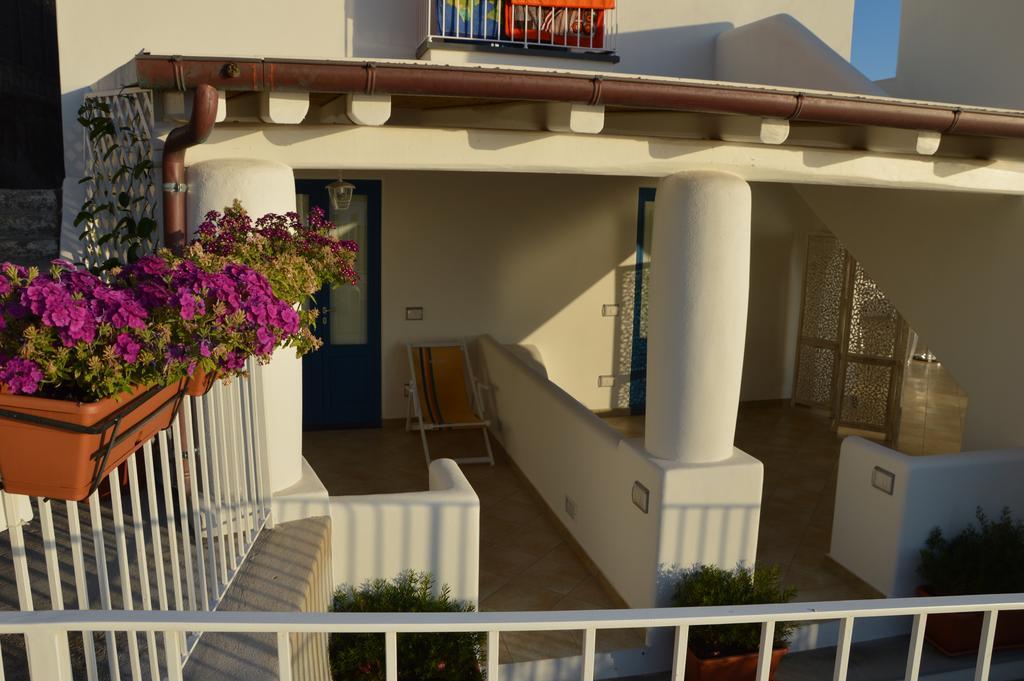 'A Alera Room & Breakfast Malfa  Exterior foto