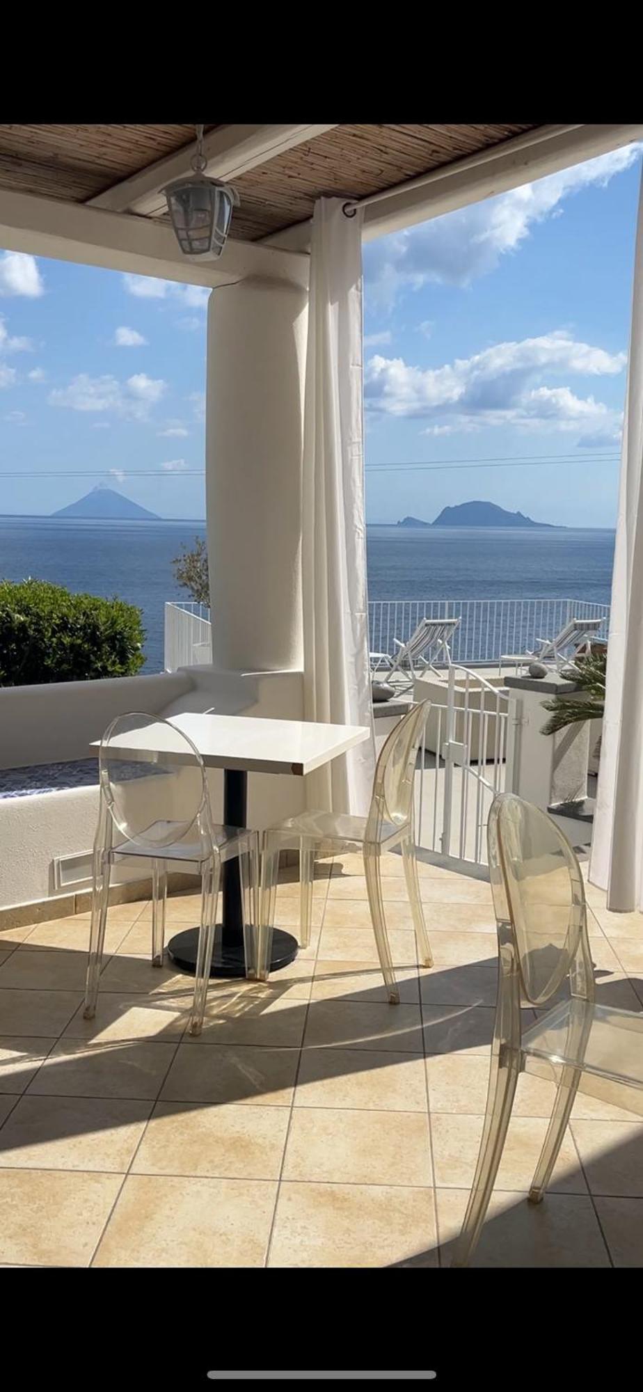 'A Alera Room & Breakfast Malfa  Exterior foto