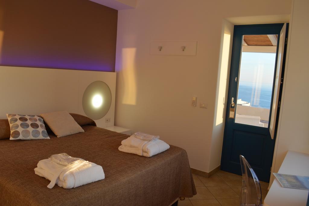 'A Alera Room & Breakfast Malfa  Exterior foto