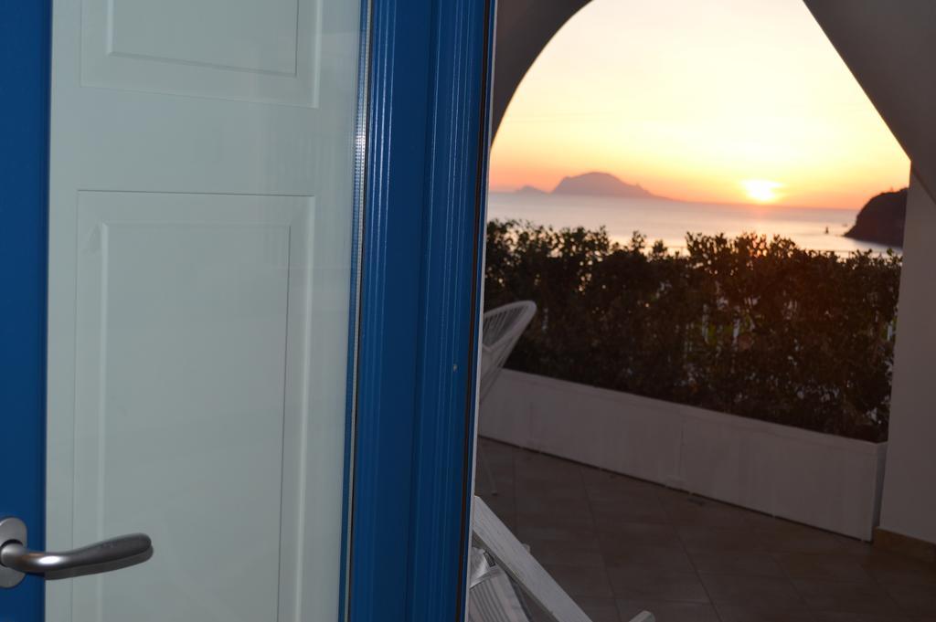 'A Alera Room & Breakfast Malfa  Zimmer foto